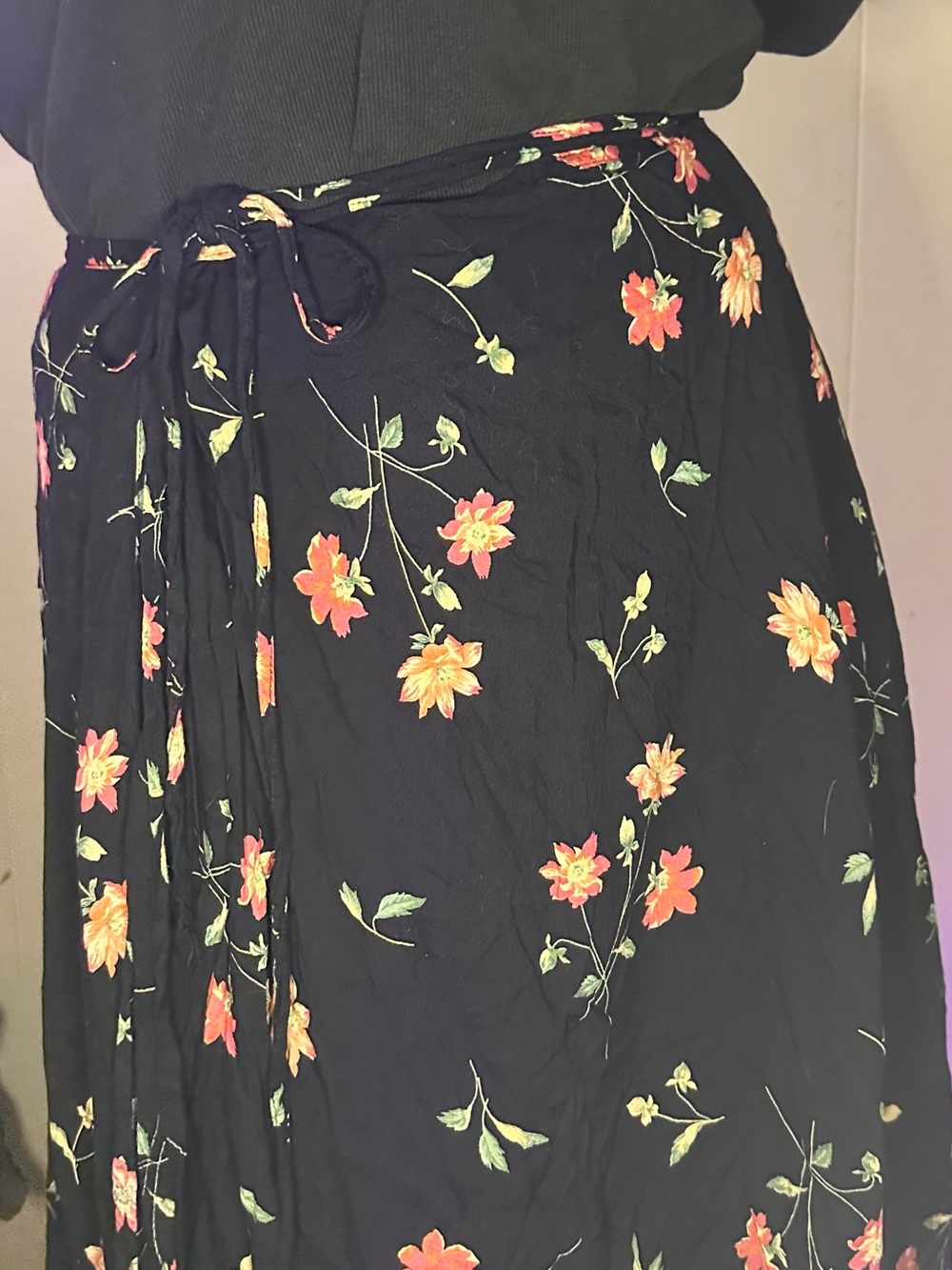 90s-Y2K Cottage Core Flowy Wrap Skirt - Black Floral Maxi by Bass - Picture 14 of 14